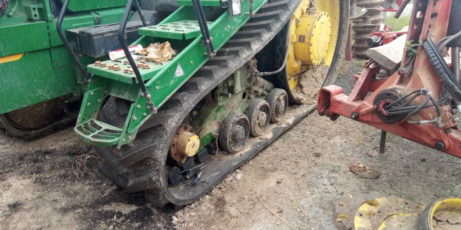 Cauciucare galet șenilă / rolă / roată sprijin tractor agricol John Deere  8400T 8410T